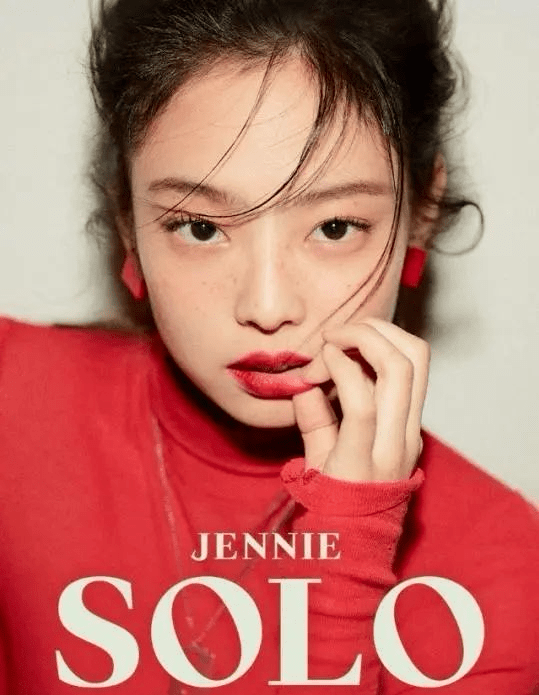 jennie同款妆容,底妆高级是重点,寡淡眼妆变身猫系女孩