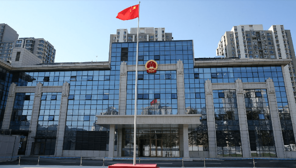 2023年11月24日上午,北京市第三中级人民法院依法对吴亦凡强奸,聚众