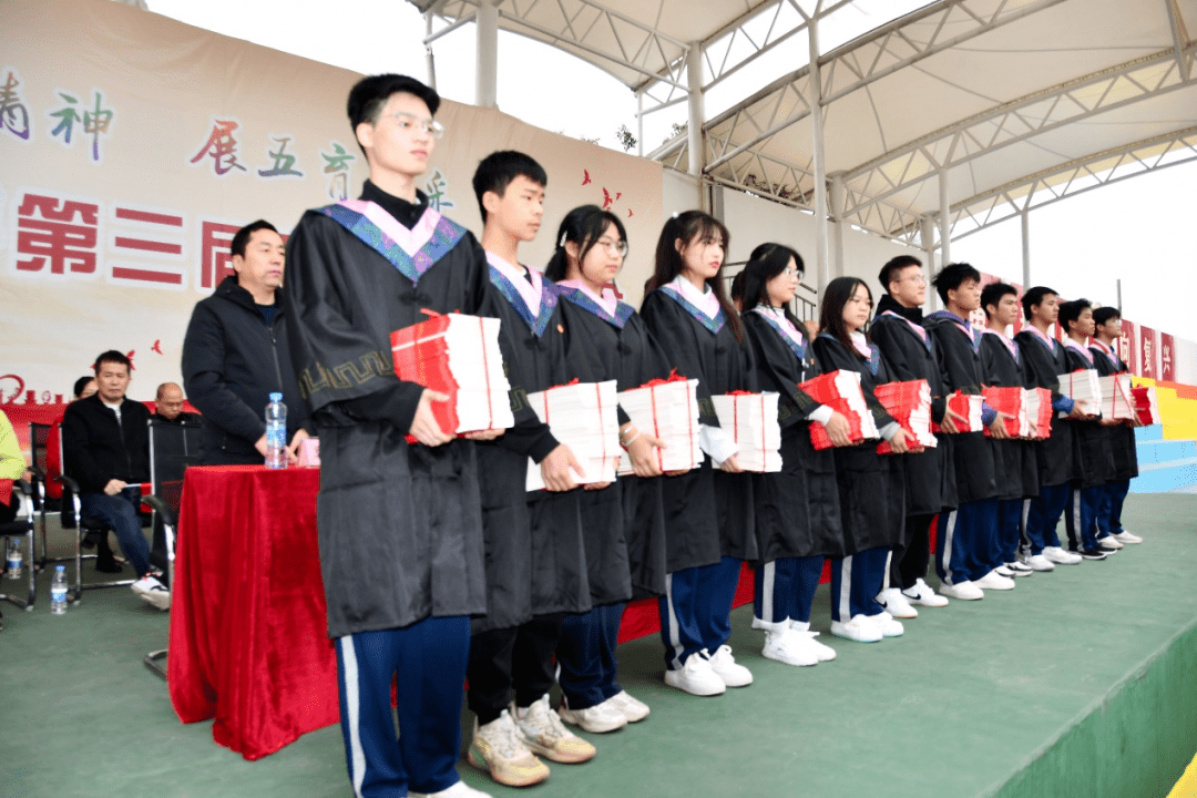 宜春四中举行心理健康委员培训会/宜春市文笔峰小学召开家校共育家长