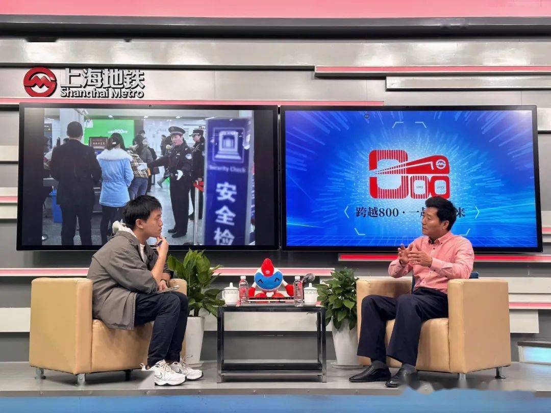 张跃成:"到岗一分钟,奉献60秒",地铁公安的"犀利"与"温柔"|上海地铁