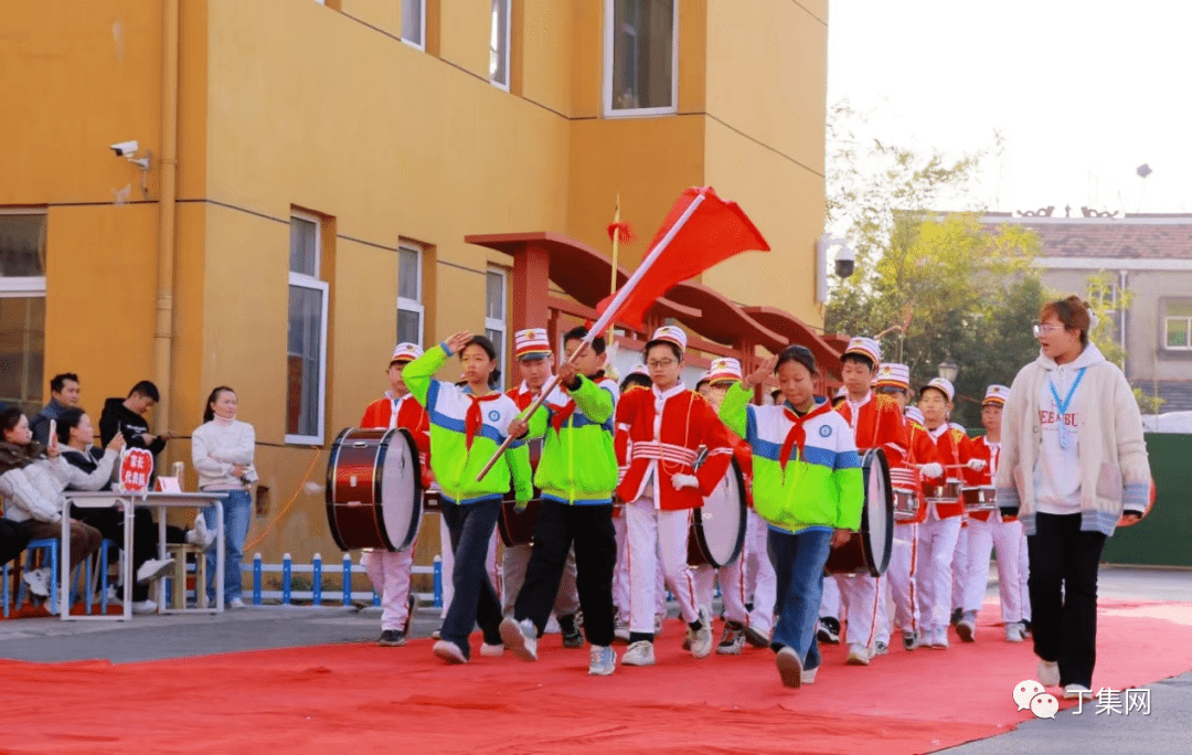 丁集镇中心小学成功举办第十八届田径运动会_part_方阵_表演