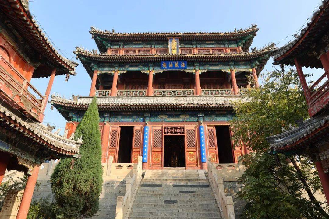 到达保定东站后,可以选择打车或乘坐网约车来到位于城中的大慈阁.