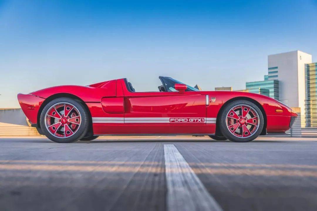 5万美元,稀有700匹剪刀门ford gtx1敞篷超跑溢价售出 | 酷乐汽车_搜狐