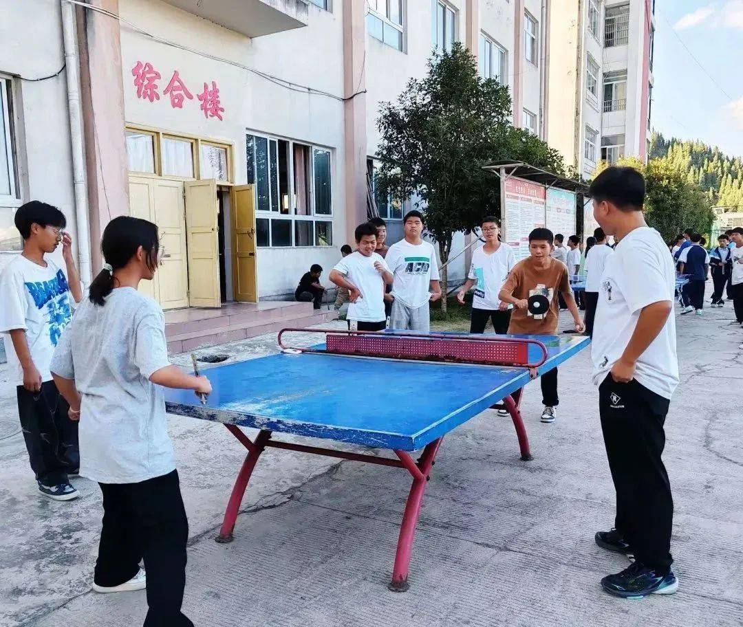 兴仁市民族中学:社团添彩 共创未来_举报_投诉_活动