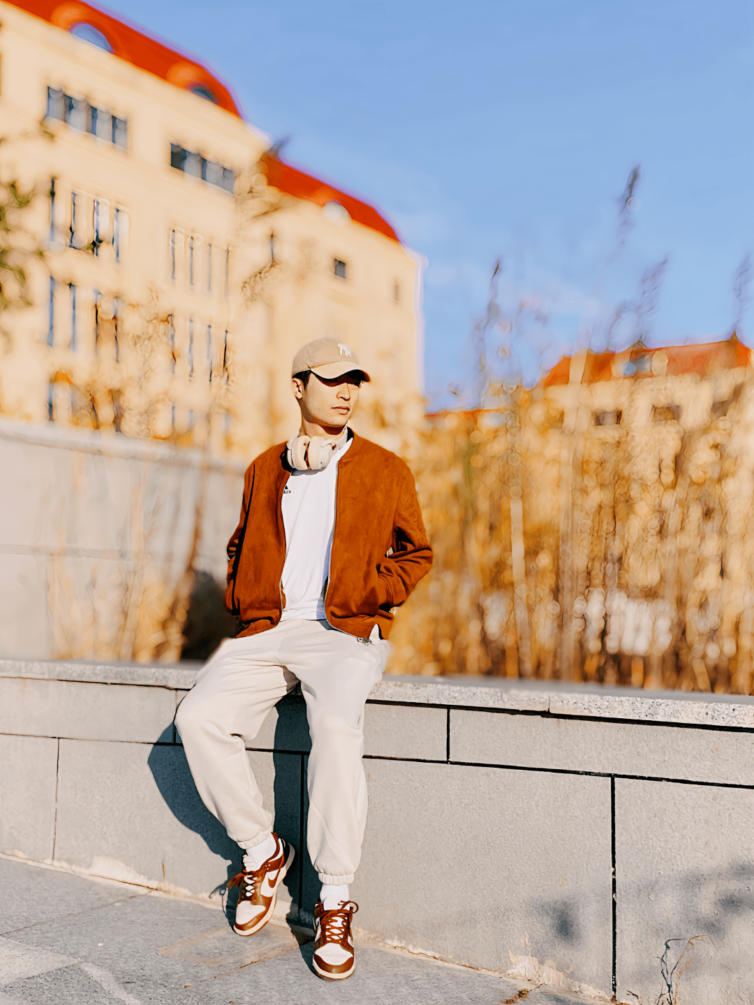 出镜:周家豪浸在糖水罐头里的橘色夕阳将冬日浓郁暮色穿在身上"夕阳