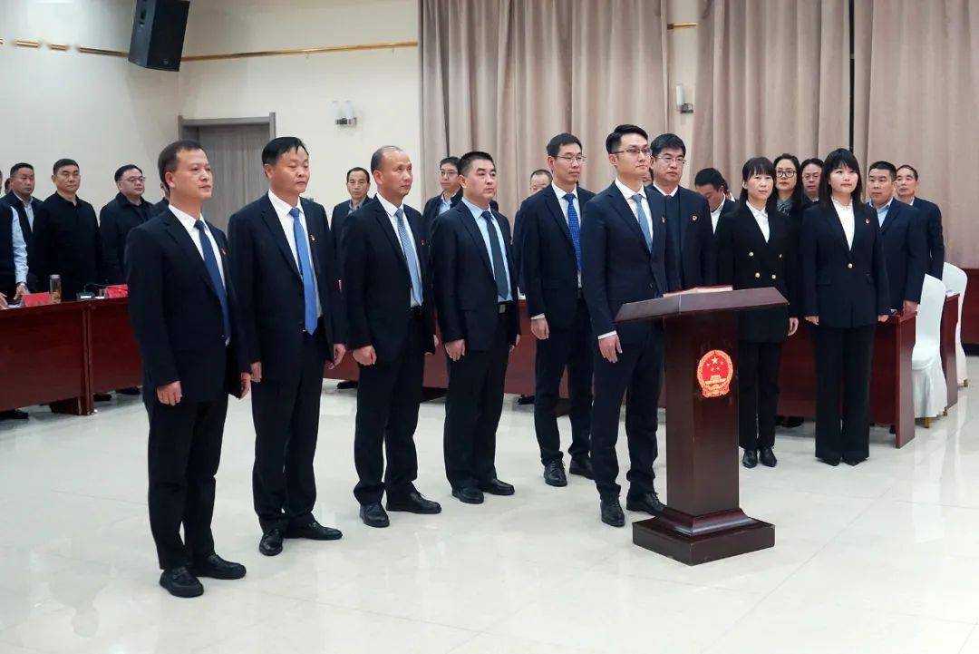 安康市汉滨区人大常委会任免职人员名单_同志_职务_洪波