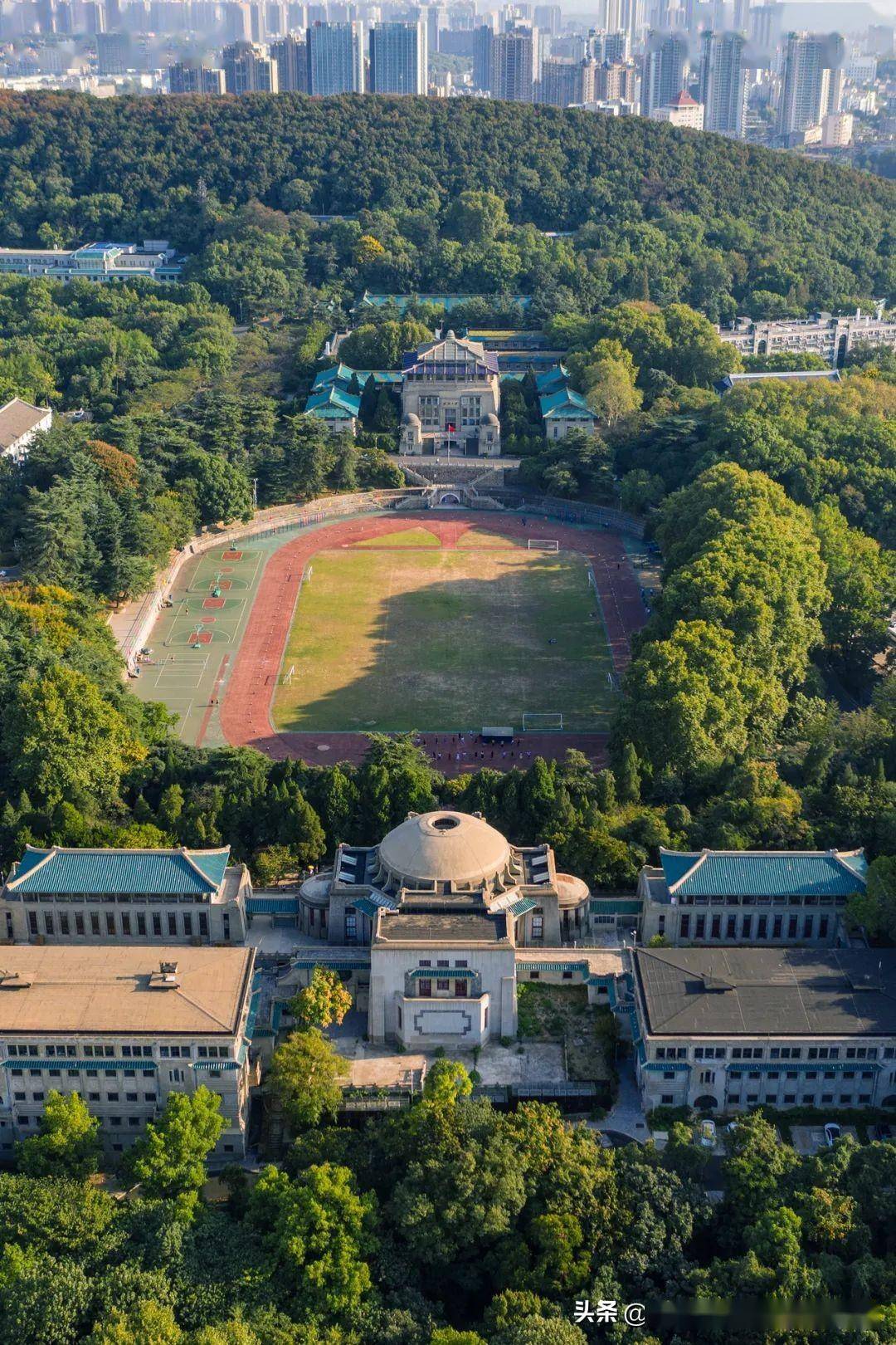 130岁的武汉大学,远不止"中国最美大学"_武大_摄影_樱花