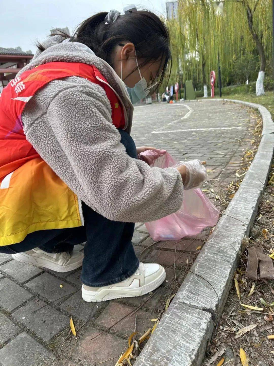让公园更美丽让环保入人心
