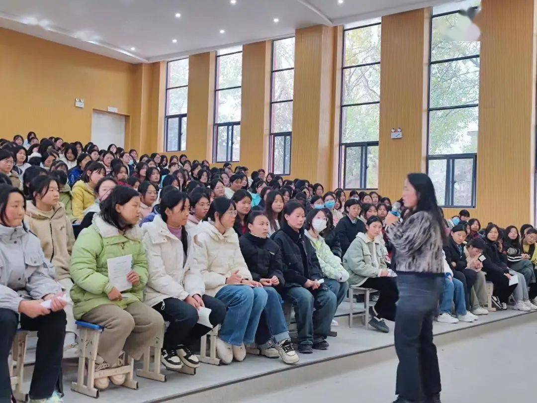 临泉| 白庙镇中心学校举办女生健康防护专题讲座_王芝_发展能力_成长
