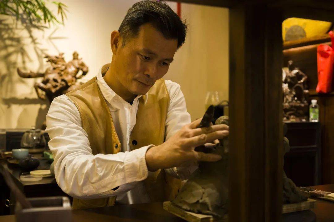 非遗故事 | 莆田陈氏雕塑三代传承人的刀下春秋_工艺_陈春晖_作品