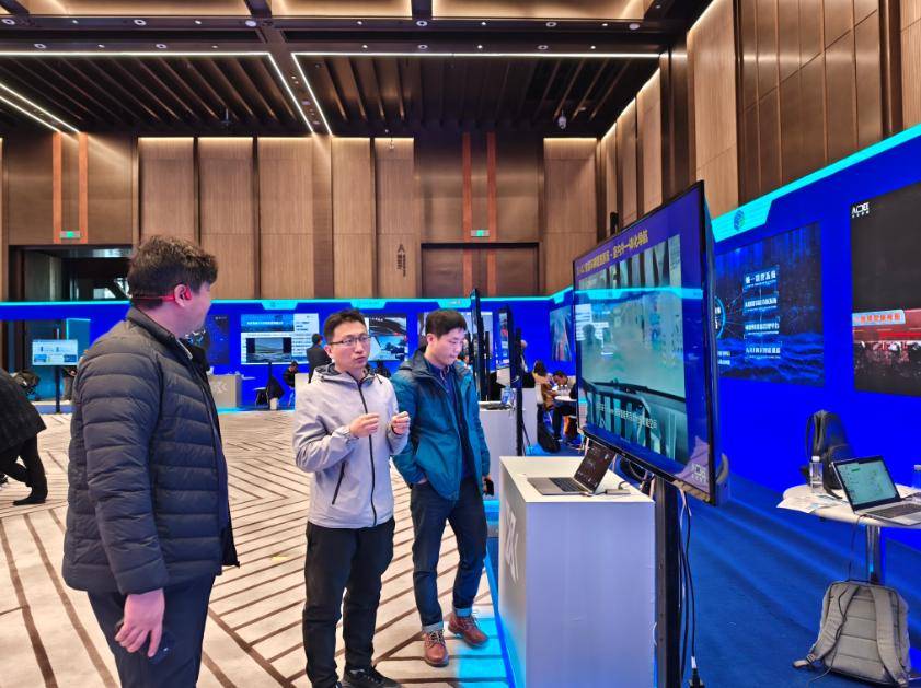 会议期间,北京中关村信息谷公司城市总经理,雄安新区中关村科技园总