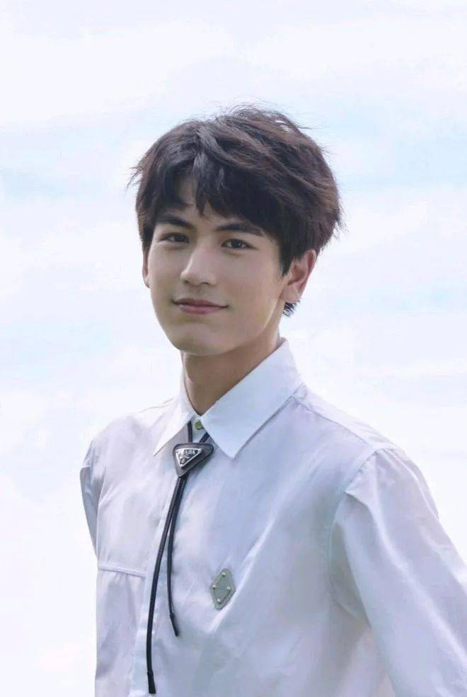 他也能变顶流?_张凌赫_角色_时间