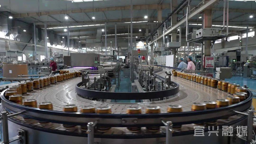 不久前,宜兴红牛在二车间试行了智能agv叉车,通过智能仓库管理系统