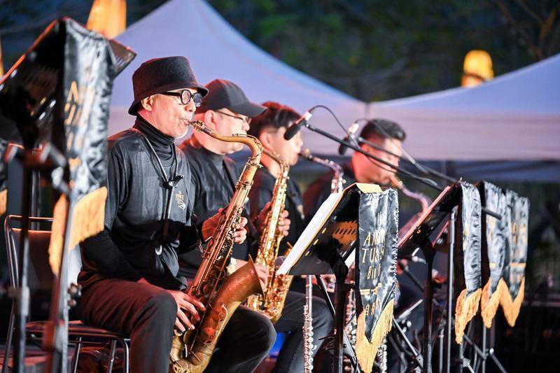 永庆坊城市音乐会启动 老街区迎来星级爵士乐队表演_活动_文化_湾区