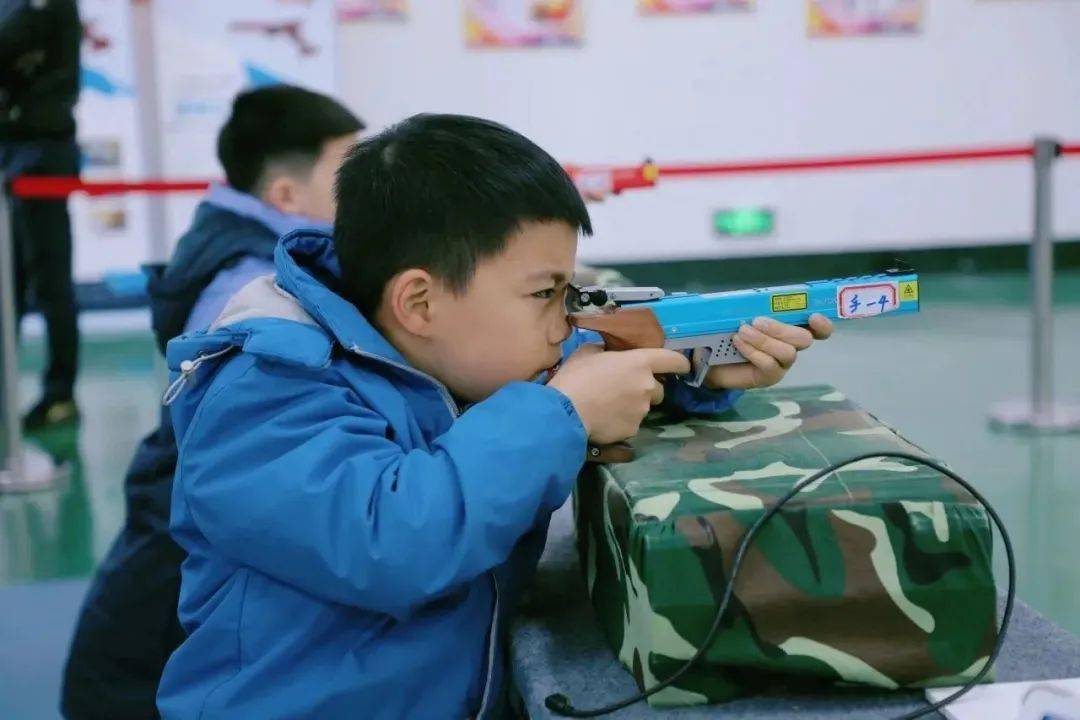 神槍手就位,首屆激光槍射擊比賽打響!_西陵區_體育運動_小學