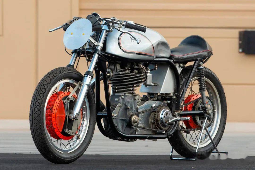 二次世界大战的军用摩托制造,战后norton重新投入民用摩托车领域,不仅