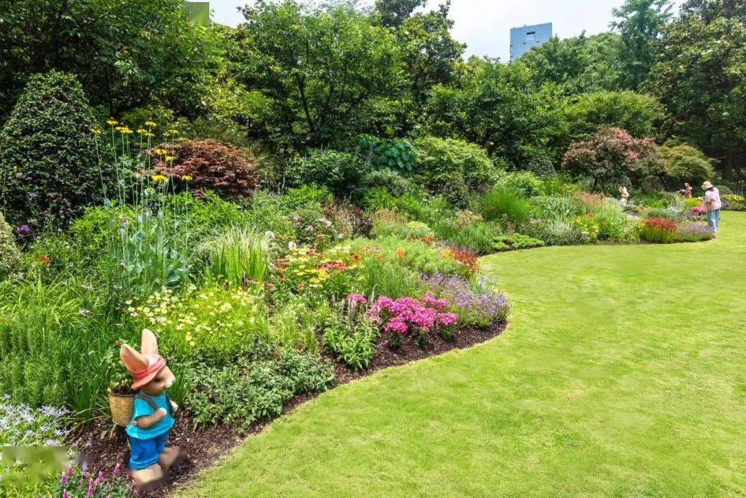 径岭南公园—繁花似锦黄兴公园—对称式自然花境静安中环公园—春园