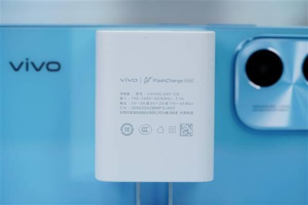 512GB手机仅售1599元！vivo Y100i图赏(图22)