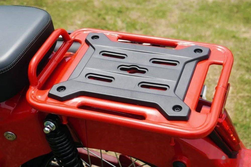 实事求是的说,宗申野米在产品定位上,与日系经典车型cross cub 110有