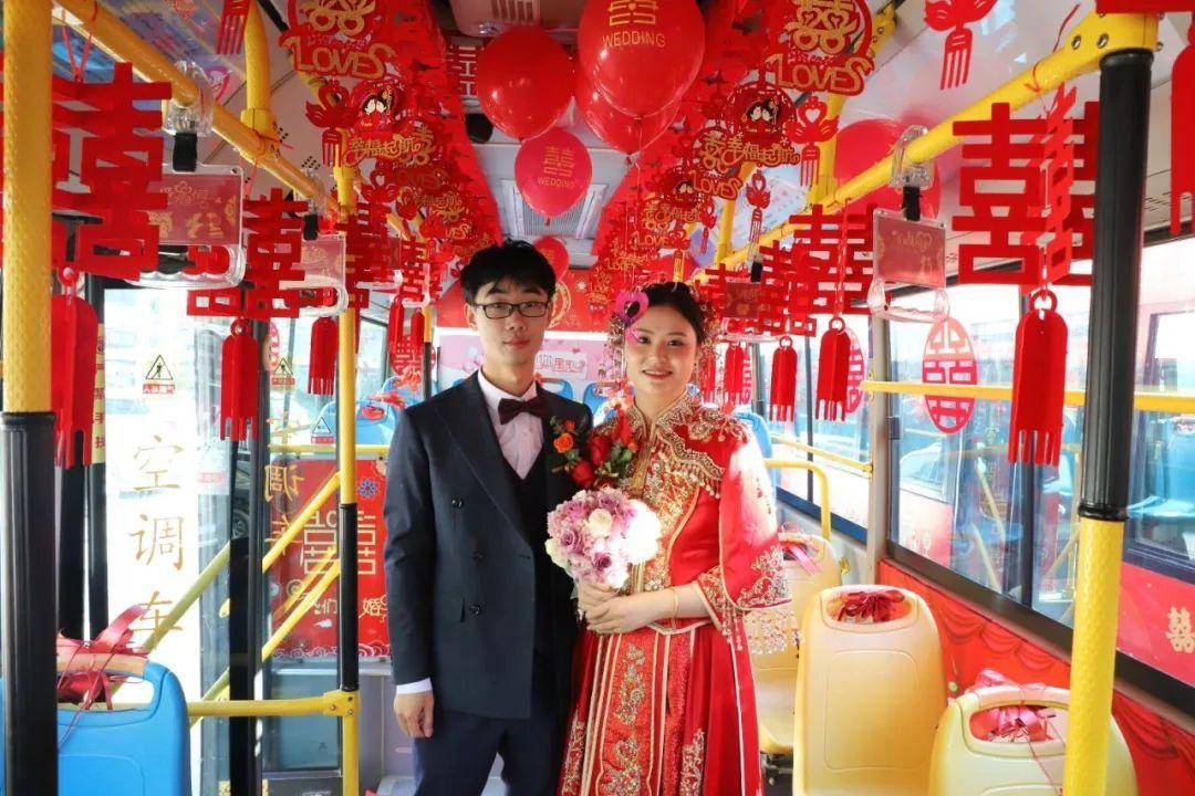 "520路"公交婚车亮相河北街头!_搜狐汽车_搜狐网