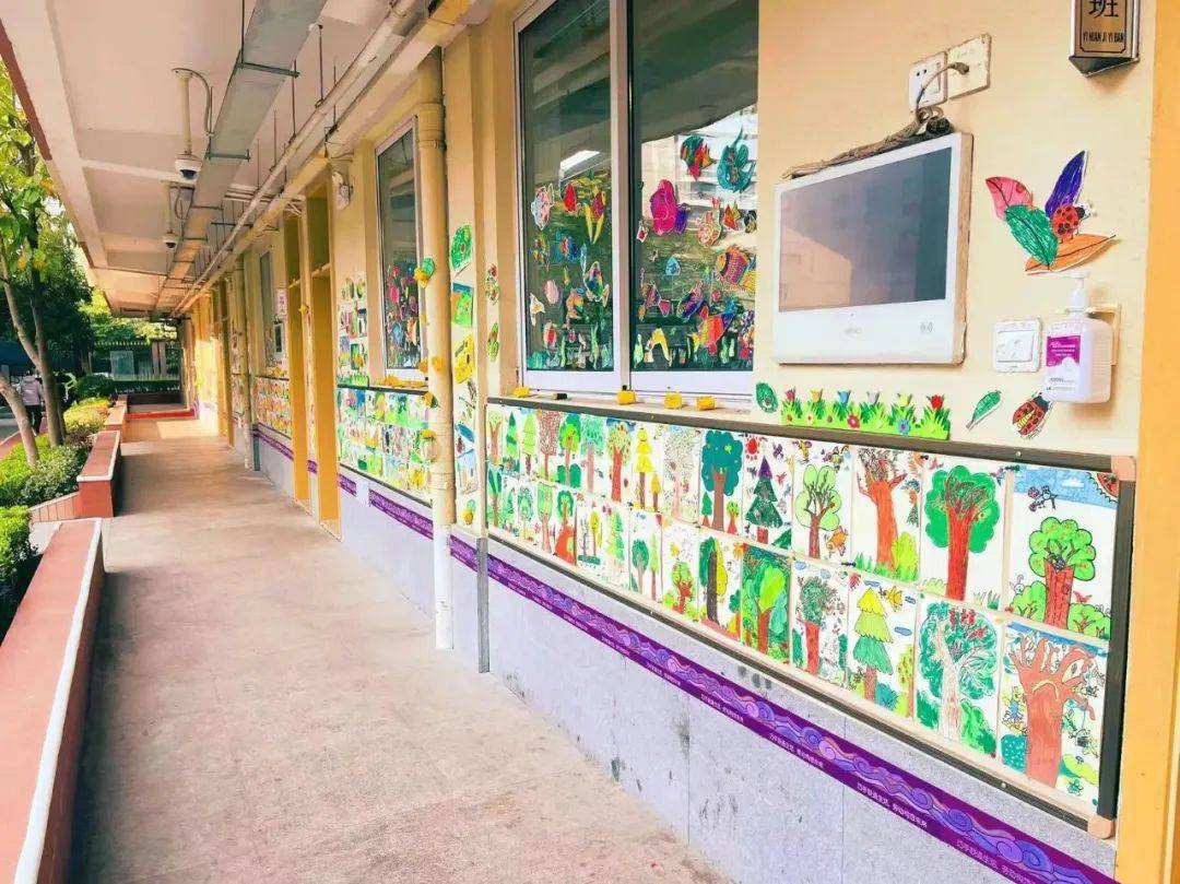 "走廊"变"画廊"!开元小学的孩子们用艺术点亮校园_年级_蜗牛_美术