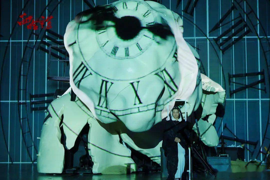 国话大戏《西哈诺》上海首演,朱颜曼滋反串"大鼻子情圣"_克斯丁_丁一