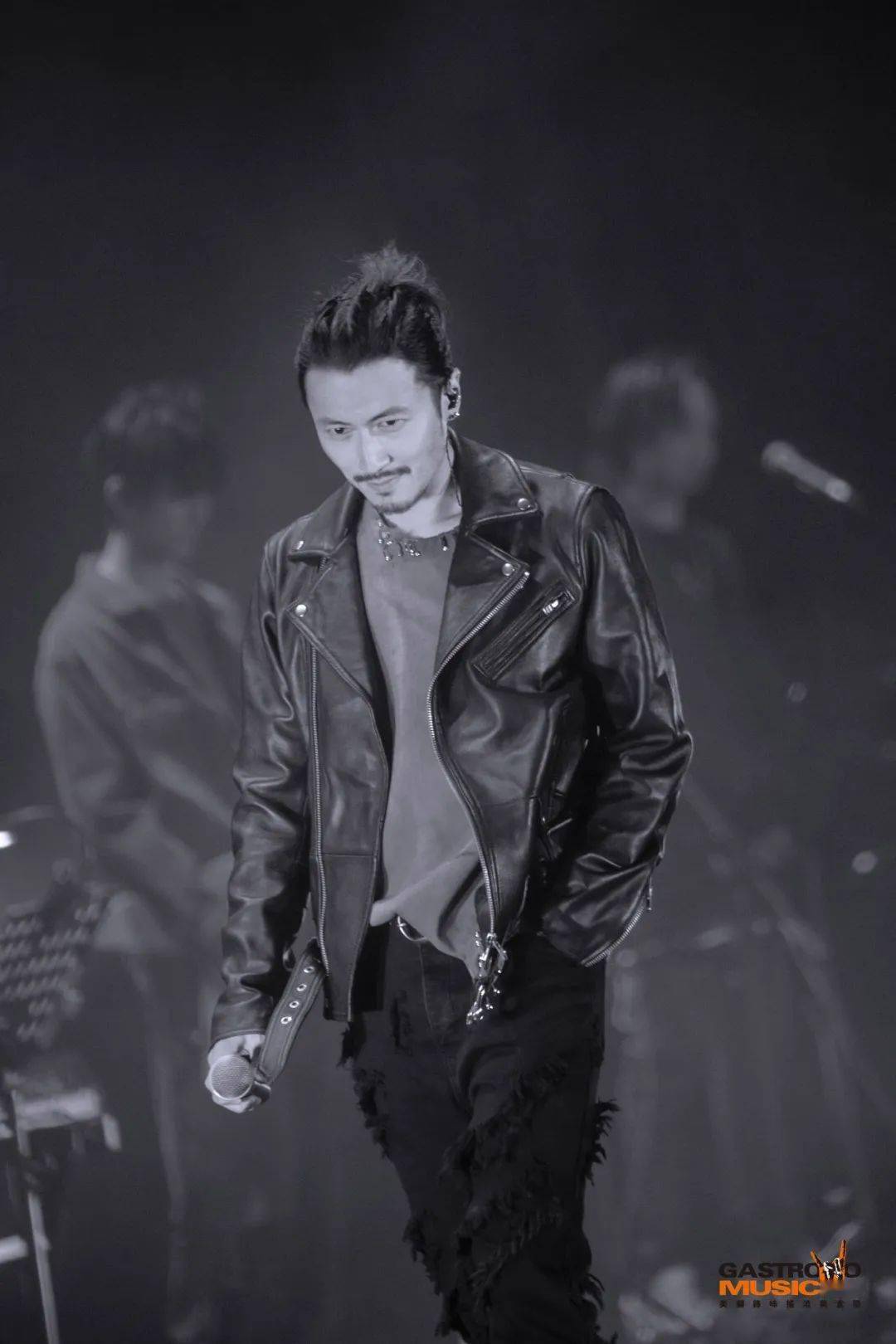 点击图片链接购买锋味派和谢霆锋代言产品▼▼▼★ follow nicholas