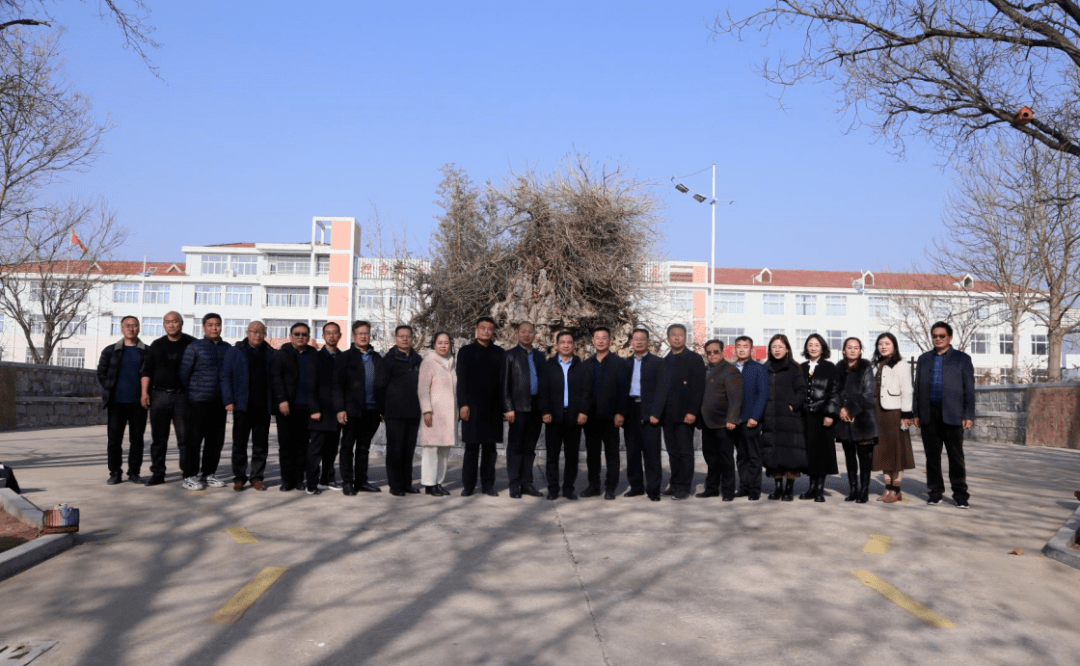 枣庄市山亭区两校来栖参观交流_凤翔小学_冯卯镇_抗大