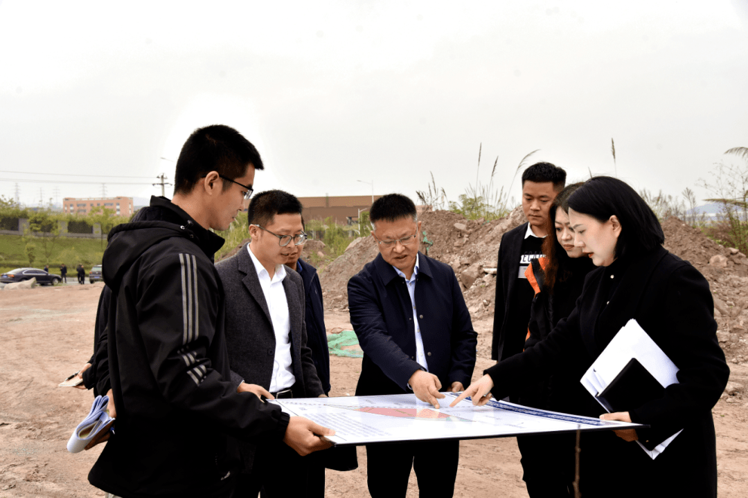 "科技研发投入了多少""今年订单量如何",带着这些问题,罗成走进重庆