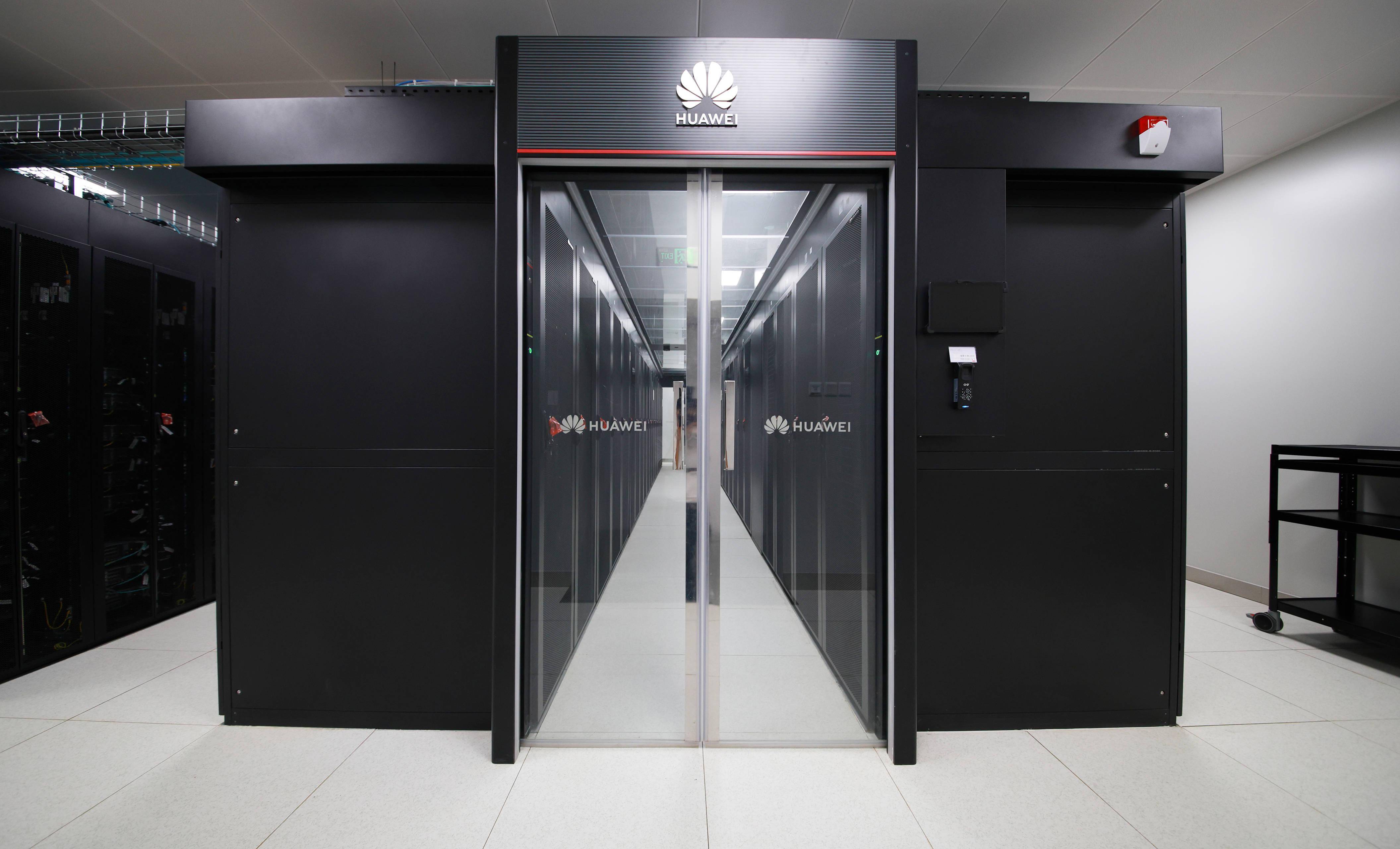 主机房采用华为新一代模块化数据中心解决方案,具有更好的可扩展性