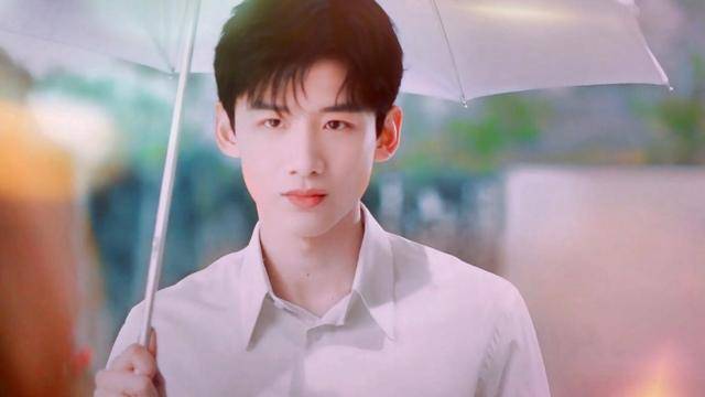 白敬亭:从恋情炒作到专注事业,他如何找回真正的自己?_工作_批评_影响