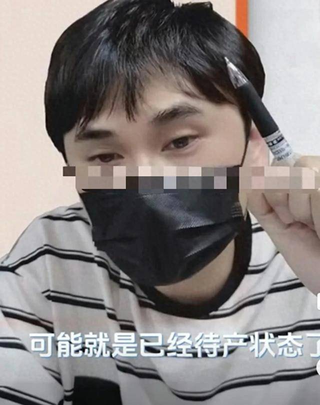 当初,何九华和王鸥一同回酒店的照片曝光,随后扒出两人多款情侣衣服