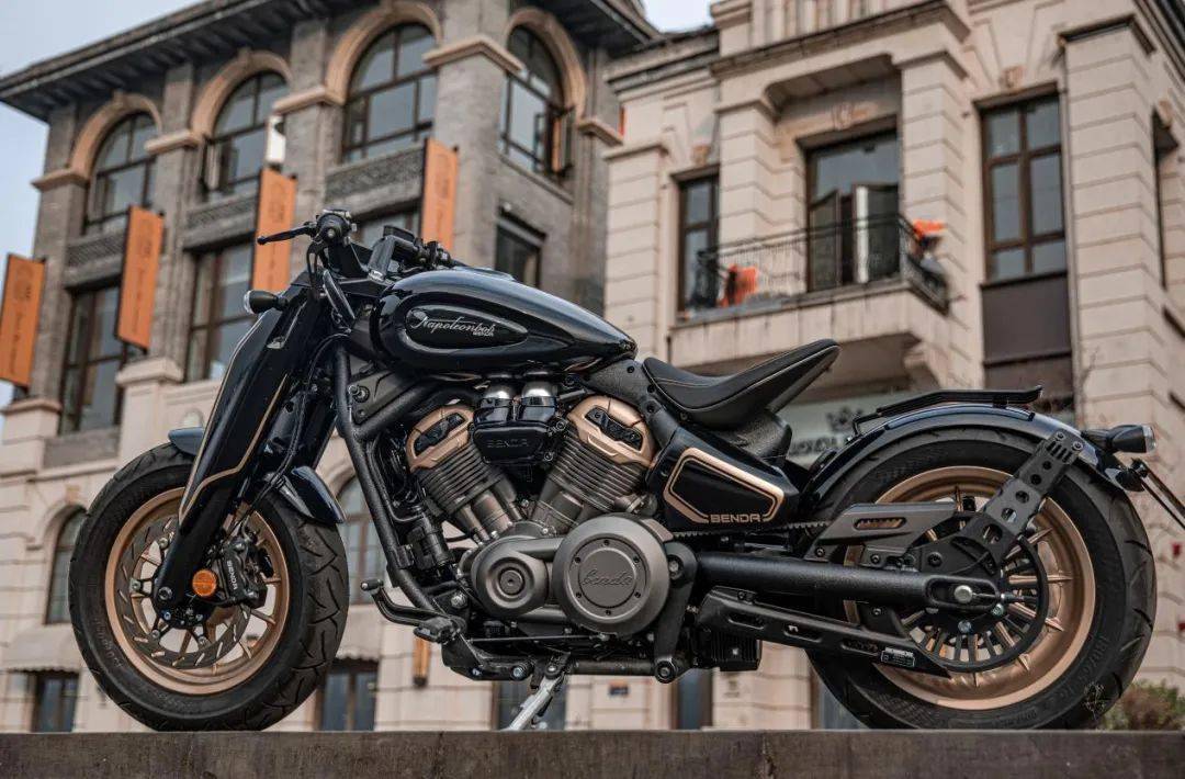 工业美学的极致演绎——奔达拿破仑450巡航测评_搜狐汽车_搜狐网