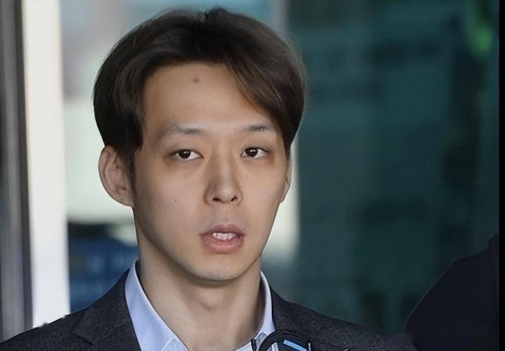 朴有天被泰国富婆抛弃?刚被通报拖欠4亿税款,后就被爆分手!