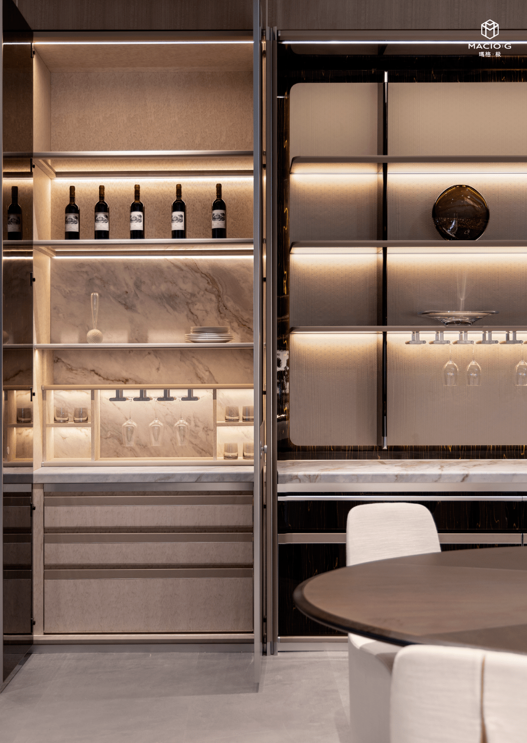 玛格·极丨奢感酒柜,生活溢彩流光