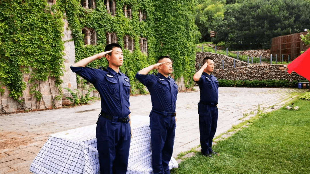 《国际安全官》| 少年警训冬令营:飞机实飞,实弹射击,境外安全特训