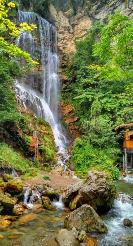 悠河壮瀑叫清江古河床经典户外徒步地在恩施,有个叫巴东大面山鸟瞰