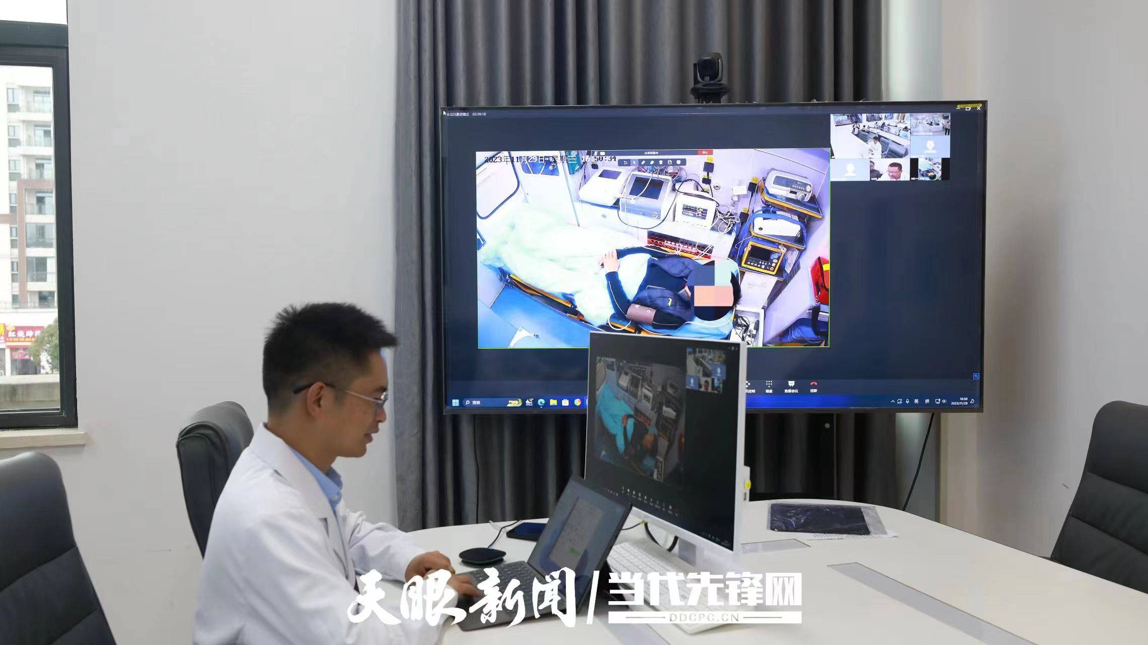 在农工党中央与东西部协作合力帮扶下，依托华西医院，大方县打造华西—大方县域急危重症救治一体化中心—— “5G+智慧医疗”为急危重症患者护航