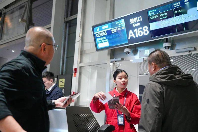 我國內地至南太平洋島國的首條定期商業航線開通_旅客_南方航空_巴新