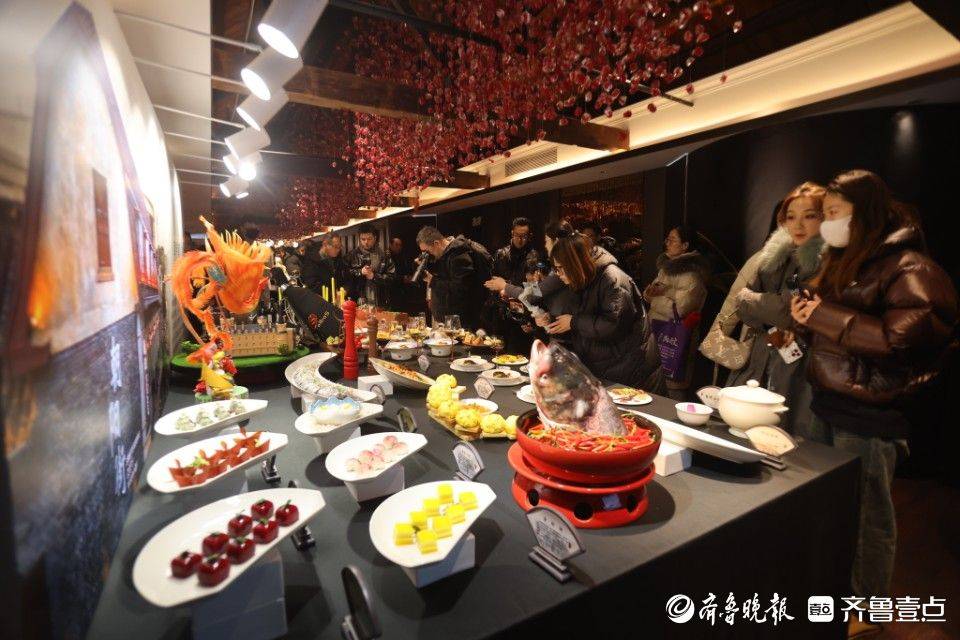 烟台网红街区里打卡"开埠宴"_摄影_齐鲁_观澜