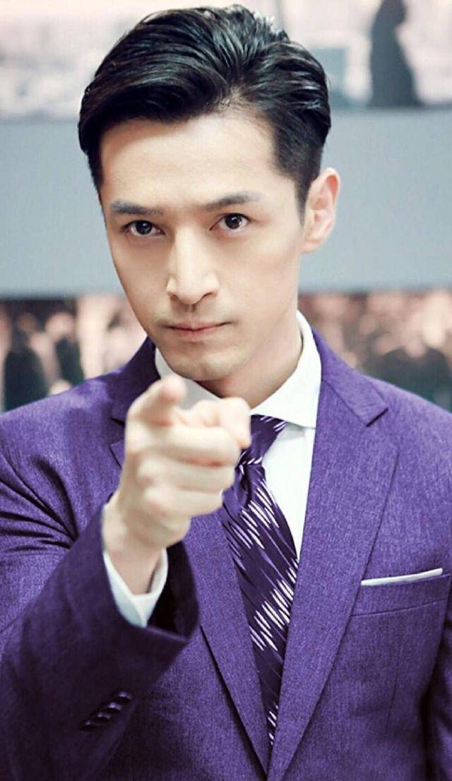 首先,胡歌的深夜发声引起了社会对明星心理健康的关切.