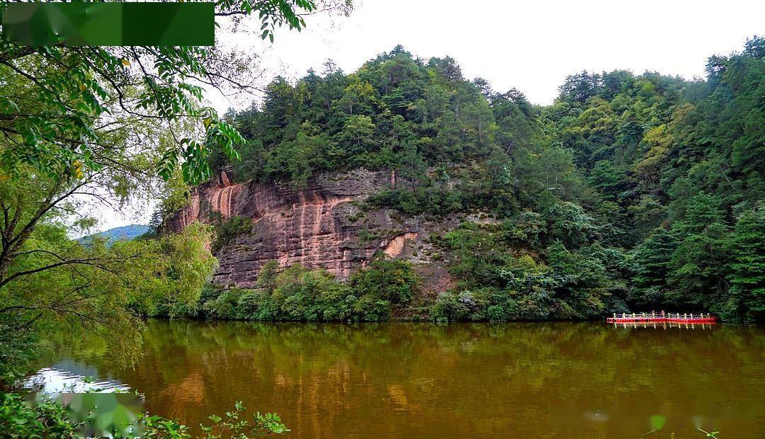 《甘肅天水行》悠然漫步仙人崖風景區_寺廟_崖壁_峰頂