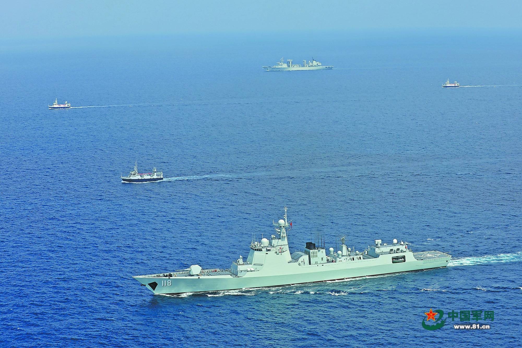 牢记使命,走向深蓝卫和平——中国海军赴亚丁湾,索马里海域护航15周年