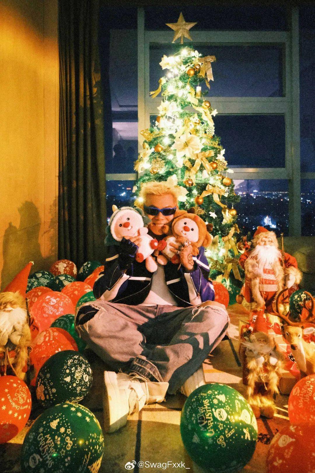 rapper们的圣诞look!进来看帅哥美女!_西蒙_视频_全屏