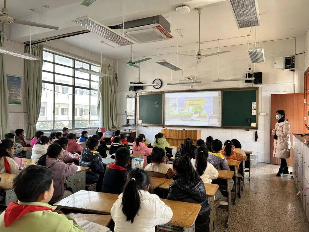 以"练"筑防,临"震"不慌——记义乌市黎明湖小学防地震防踩踏安全疏散