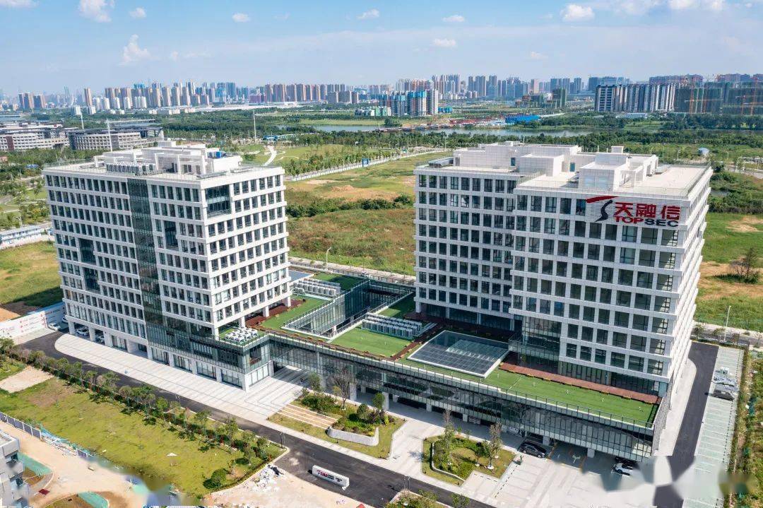 长江日报:国家网安基地释放向"新"力_武汉_创新中心_企业