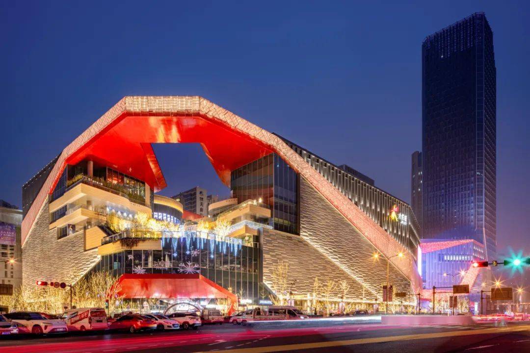 天府大悦城明天开业,我们今天去瞅了一下