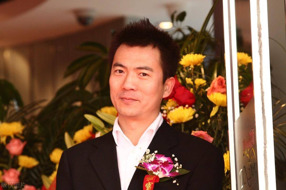 妻子患癌后娶美女舞蹈老师,前妻则现状凄惨_黄健翔_孙颖_事业