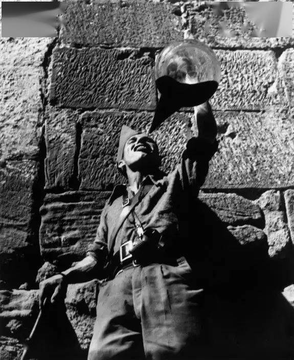 罗伯特·卡帕 robert capa 西班牙的心